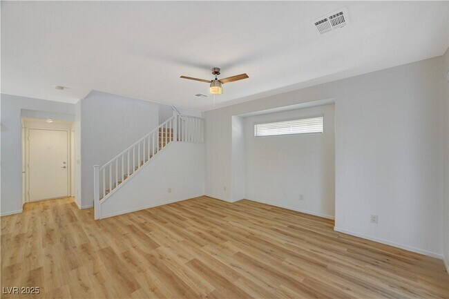 Foto del edificio - 9204 Weeping Hollow Ave