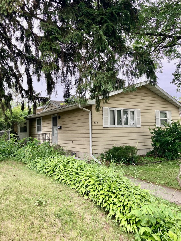 Foto principal - 319 Losey Blvd S