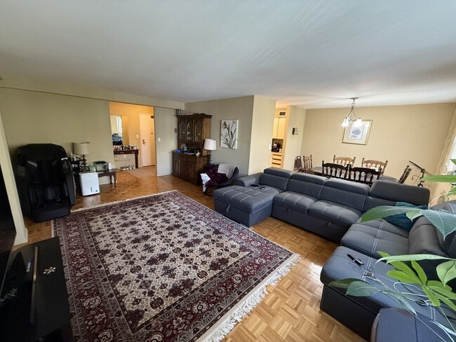 Foto del edificio - 893 Farmington Ave