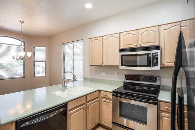 Foto del edificio - 6601 W Lawrence Ln