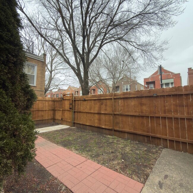 Foto del edificio - 4232 S California Ave