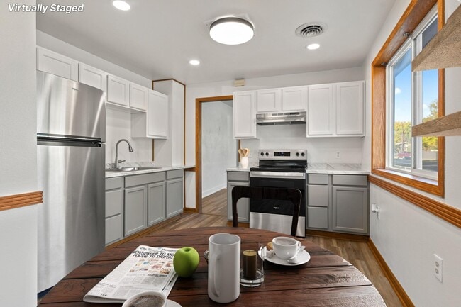 Building Photo - 402 Burlington Ave