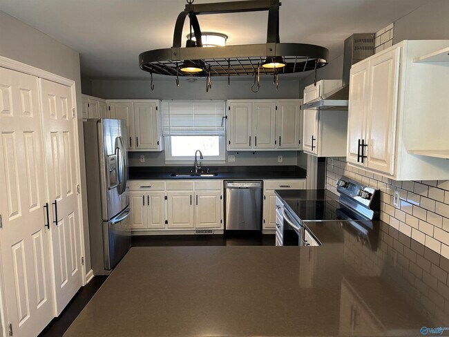 Foto del edificio - 503 Highland Dr