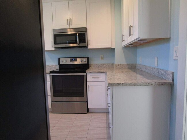 Building Photo - 2 Bedroom, 2 Bathroom Home North Proctor i...