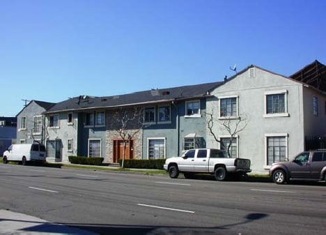 Primary Photo - 2469 S Robertson Blvd