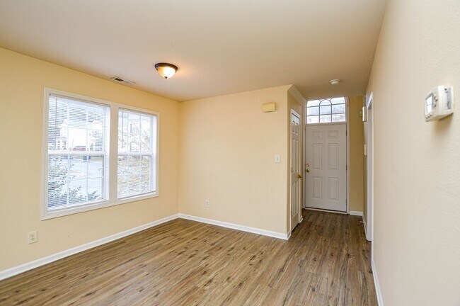 Foto del edificio - Charming 3 Bed, 2 Bath Home with fenced back yard!-**PRIMARY ON THE MAIN** COMING SOON!!!