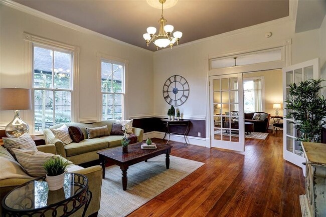 Building Photo - 231 W 17th St