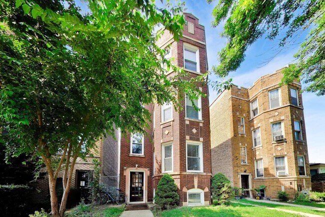 Building Photo - 5418 N Artesian Ave