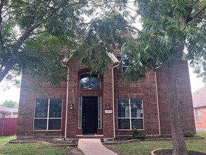 Building Photo - 11490 La Grange Dr