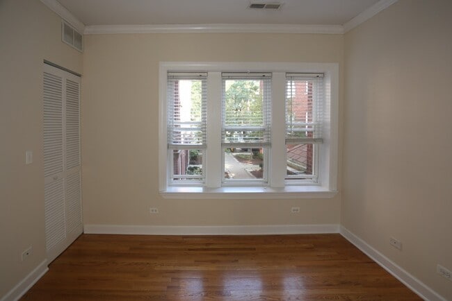 Building Photo - 3250 N Clifton Ave