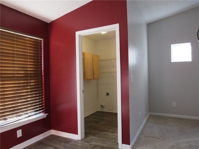 Building Photo - 35 Granite Ct