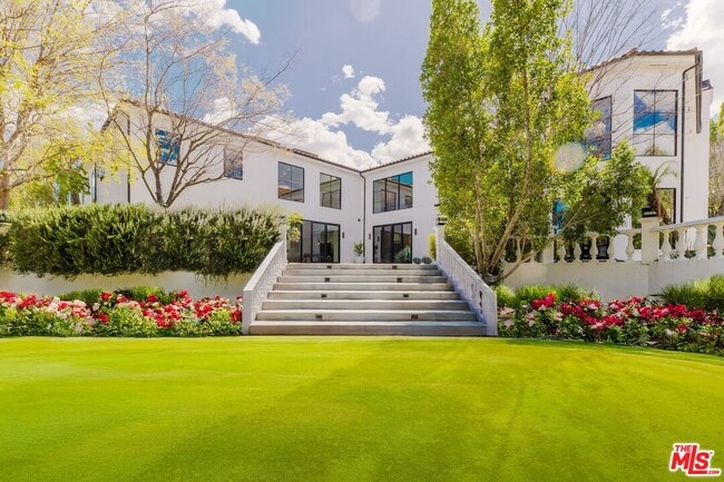 Foto del edificio - 5192 Parkway Calabasas