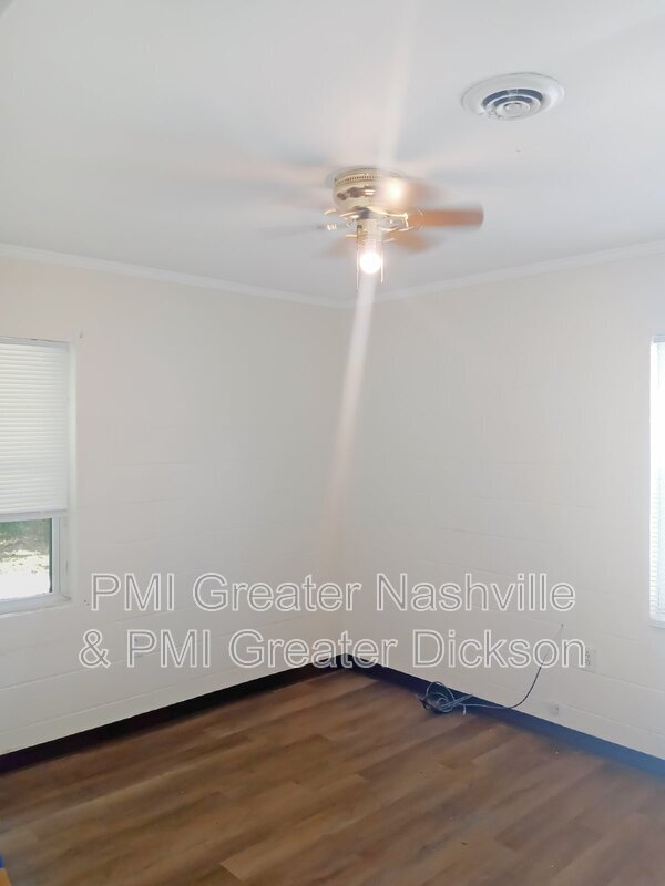 Foto del edificio - 110 Collier Ave