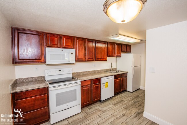 Building Photo - Charming 2Bdm 1Ba Condo in a Desirable Gua...