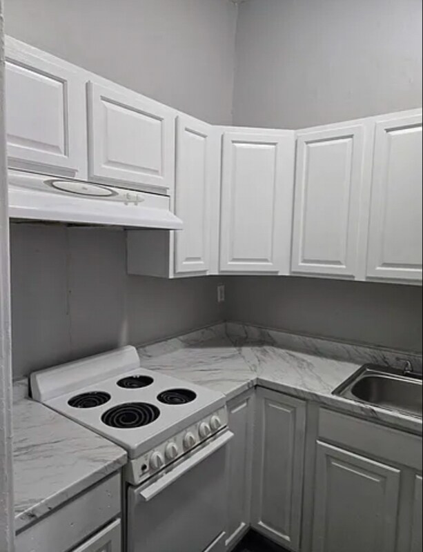 Building Photo - 61 S Hamilton St