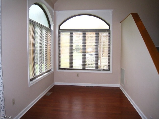 Building Photo - 131 Sunrise Dr