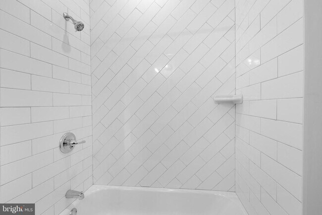 Building Photo - 2602 Frankford Ave