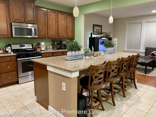 Building Photo - 3 br, 2.5 bath House - 3132 Moonlight Drive
