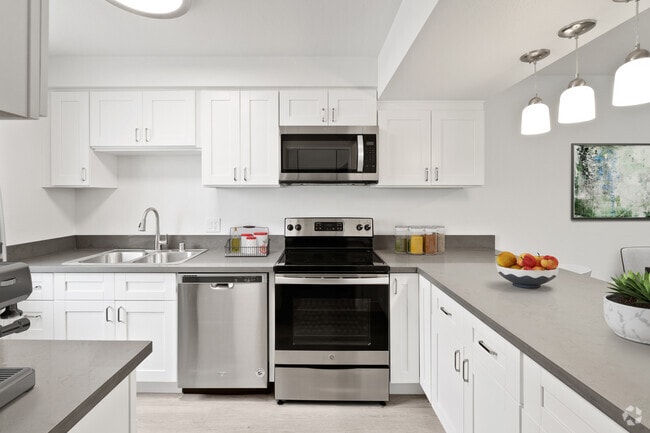 Building Photo - Fernwood Terrace