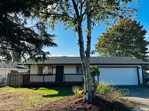 Building Photo - 1016 NE 100th Ave