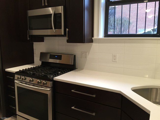 Building Photo - 2 br, 1 bath  - 1340 Commonwealth Ave Apt A