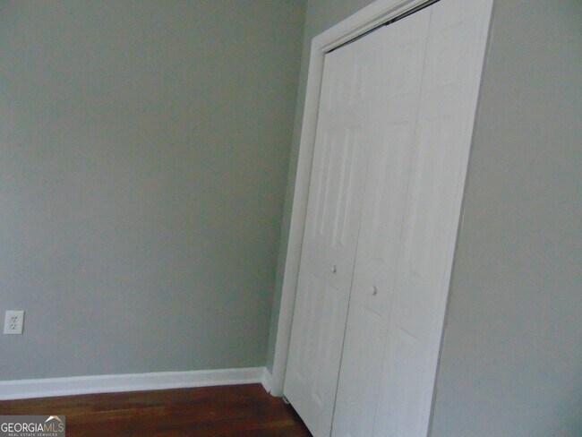 Building Photo - 645 Ell St