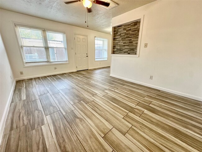 Building Photo - 13539 Castilian Dr