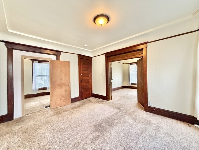 Foto del edificio - 551 S Main St