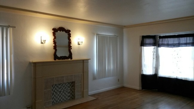 Sala de estar - 2474 Walnut St