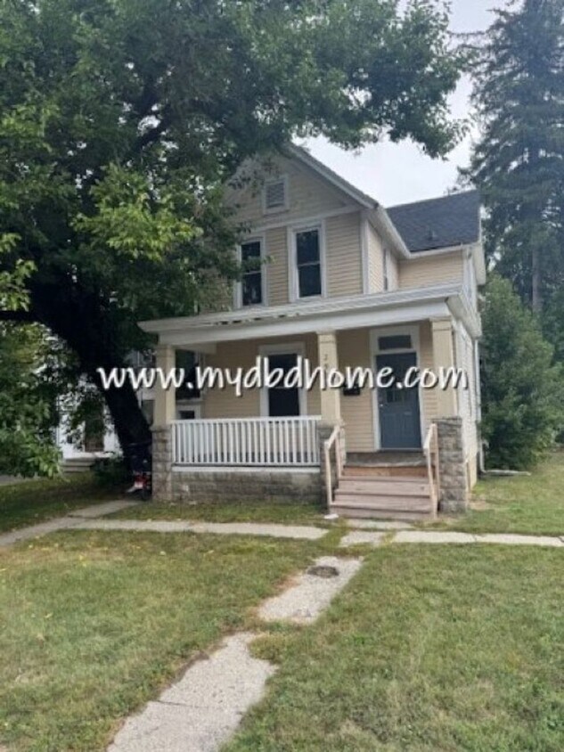 Primary Photo - 2927 Broadway