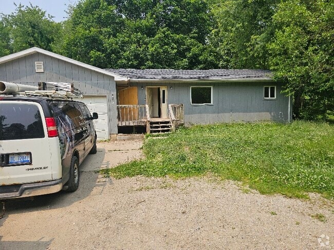 Building Photo - 7695 Elm St