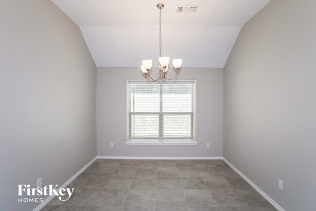 Building Photo - 6320 Red Cliff Dr