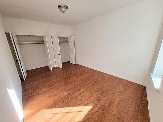 Foto del edificio - 3 bedroom in BRONX NY 10458