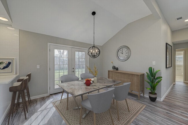 Building Photo - 1914 Lynnview Dr