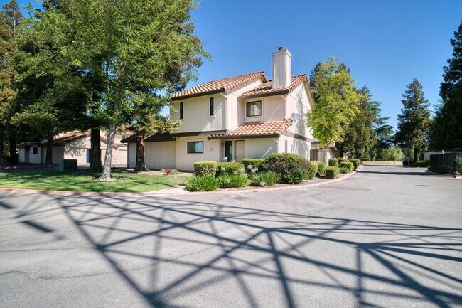 Foto del edificio - 6726 Calvine Rd
