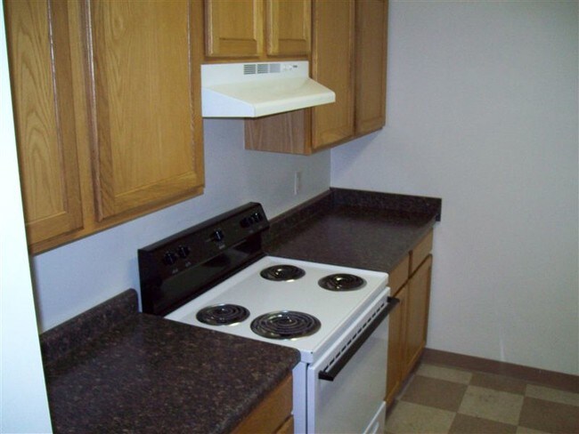 Building Photo - 703 N Pitcher St