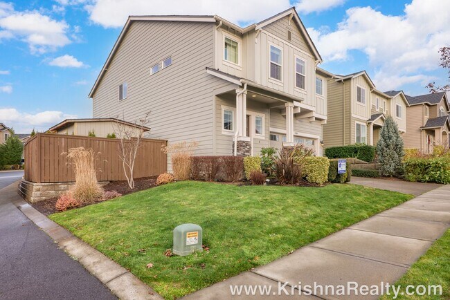 Building Photo - Spectacular 4 BD* 3 BA* + A Bonus Room Cor...