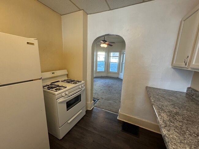 Building Photo - 204 N Fort Wayne Ave