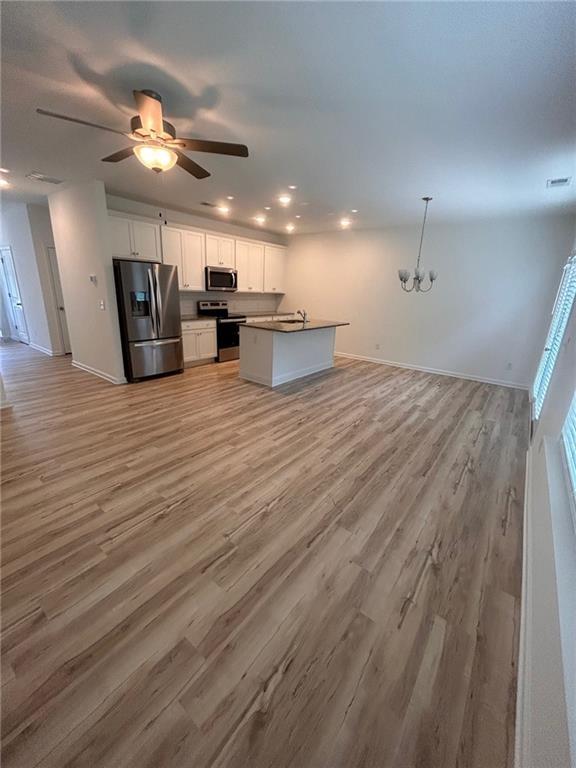 Foto del edificio - 2320 Rosemary Park Ln