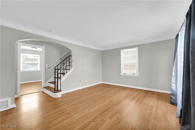 Foto del edificio - 25730 Shoreview Ave