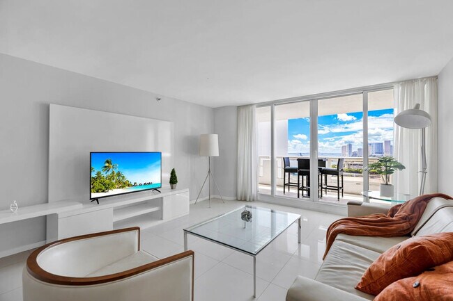 Foto del edificio - 1717 N Bayshore Dr