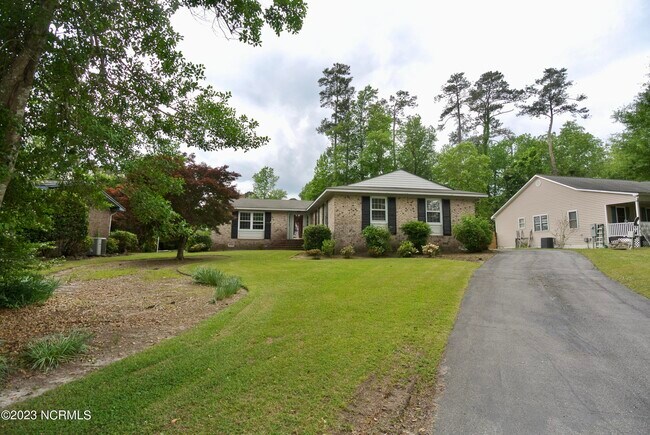 Foto del edificio - 2129 Neuse Cliffs Cir
