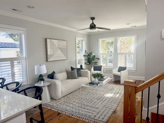 Photo - 194 Fishburne St House