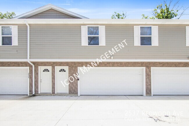 Building Photo - 2537 Redwood Ave