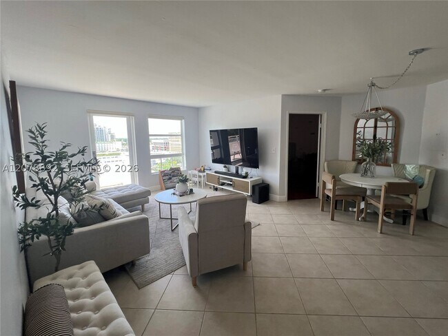 Foto del edificio - 2351 Douglas Rd