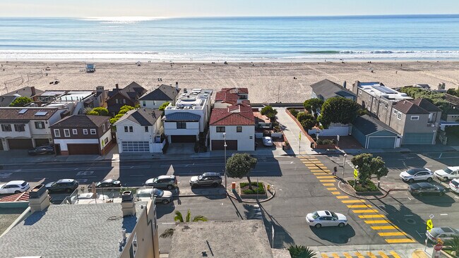 Foto del edificio - 2464 Hermosa Ave