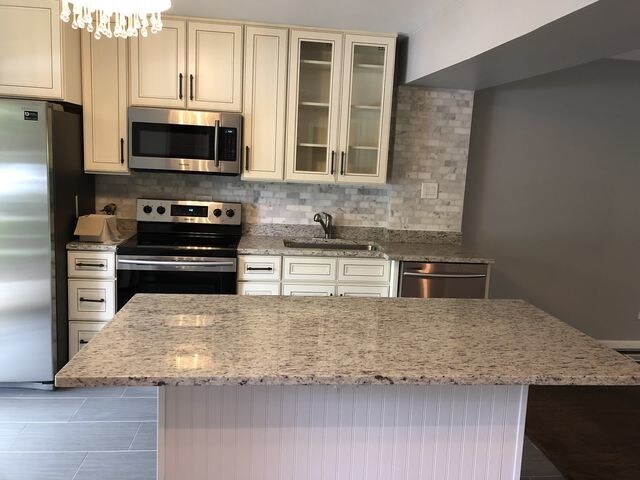 Foto del edificio - 936 Spring Hill Dr