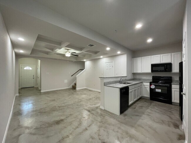 Foto del edificio - 7311 Colina Way