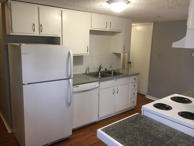 Kitchen - 1217 Kentucky St