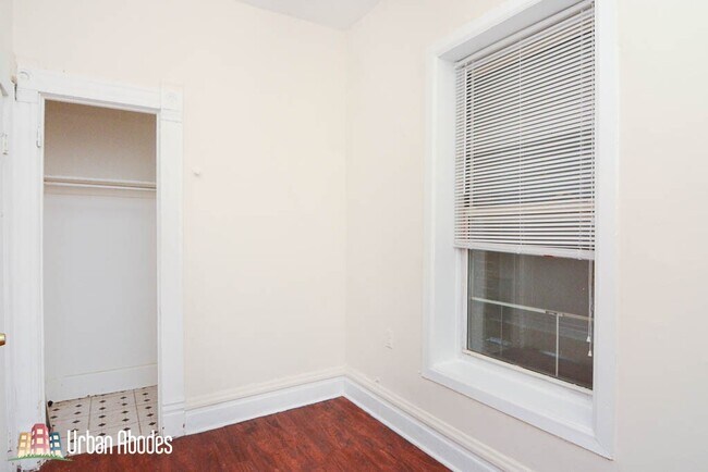 Foto del edificio - 1228 N Maplewood Ave